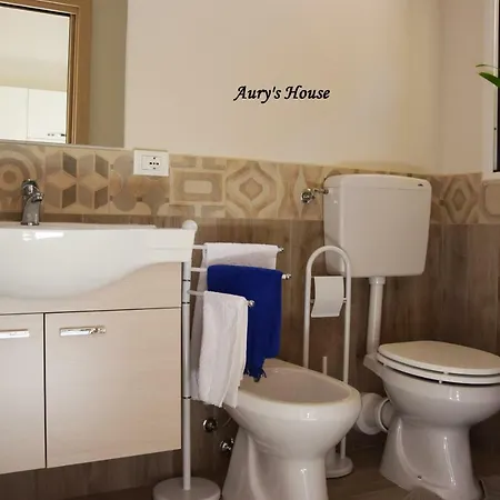 Aury's House