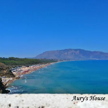 Aury's House Holiday home *